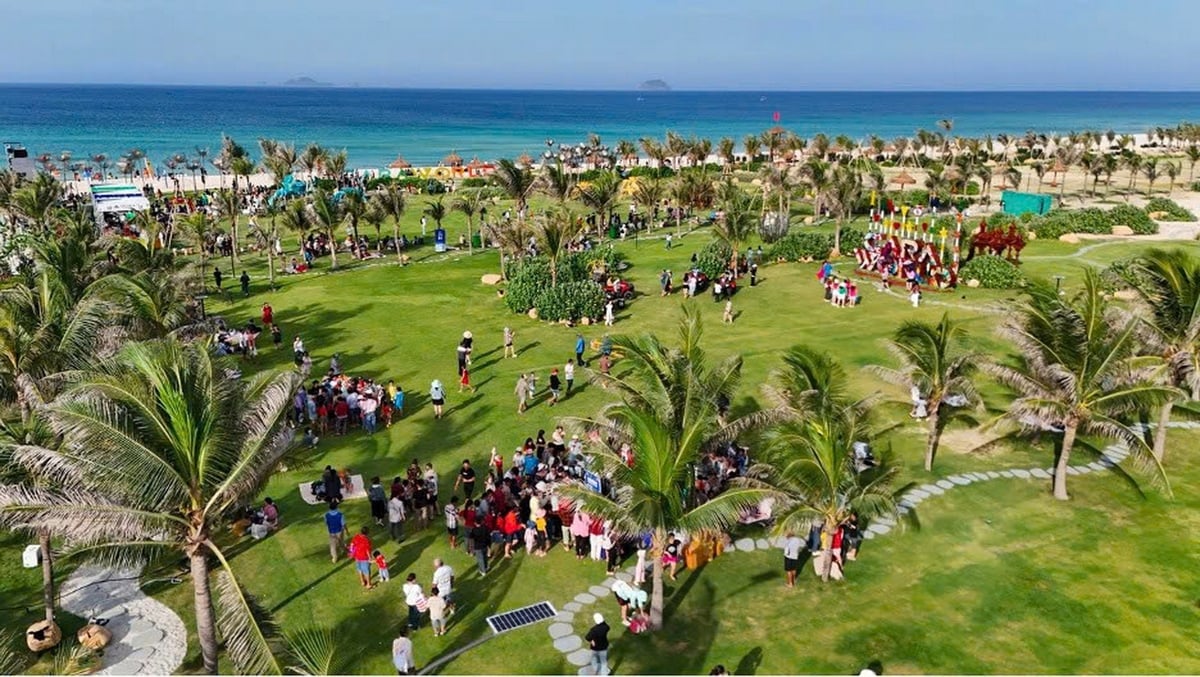 Ngay từ hôm nay, cư dân Cam Ranh và du khách có thể ghé thăm công viên biển CaraBeach ở Bãi Dài. Ảnh: KN Cam Ranh. Ngay từ hôm nay, cư dân Cam Ranh và du khách có thể ghé thăm công viên biển CaraBeach ở Bãi Dài. Ảnh: KN Cam Ranh.