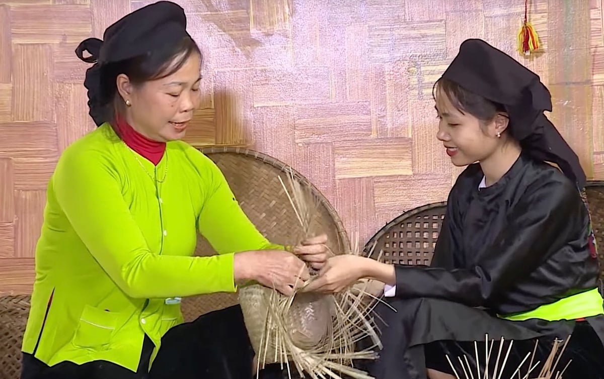 Giữ nghề truyền thống như giữ hồn cốt văn hóa làng. Ảnh: HĐ.
