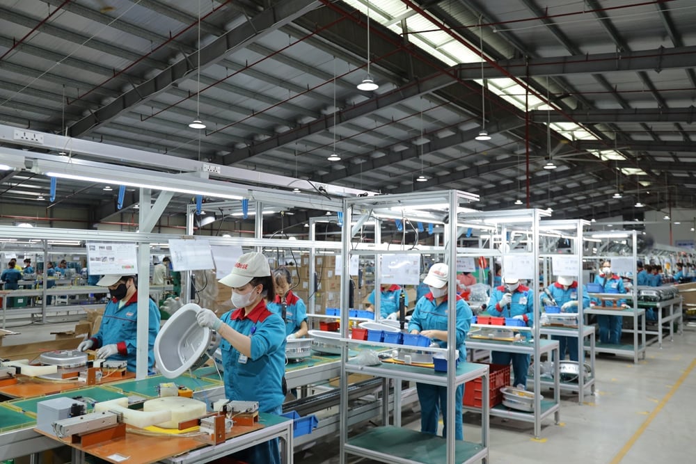 SUNHOUSE xuất khẩu trên 13 triệu sản phẩm mỗi năm đến hơn 20 quốc gia và vùng lãnh thổ. Ảnh: SUNHOUSE. SUNHOUSE xuất khẩu trên 13 triệu sản phẩm mỗi năm đến hơn 20 quốc gia và vùng lãnh thổ. Ảnh: SUNHOUSE.