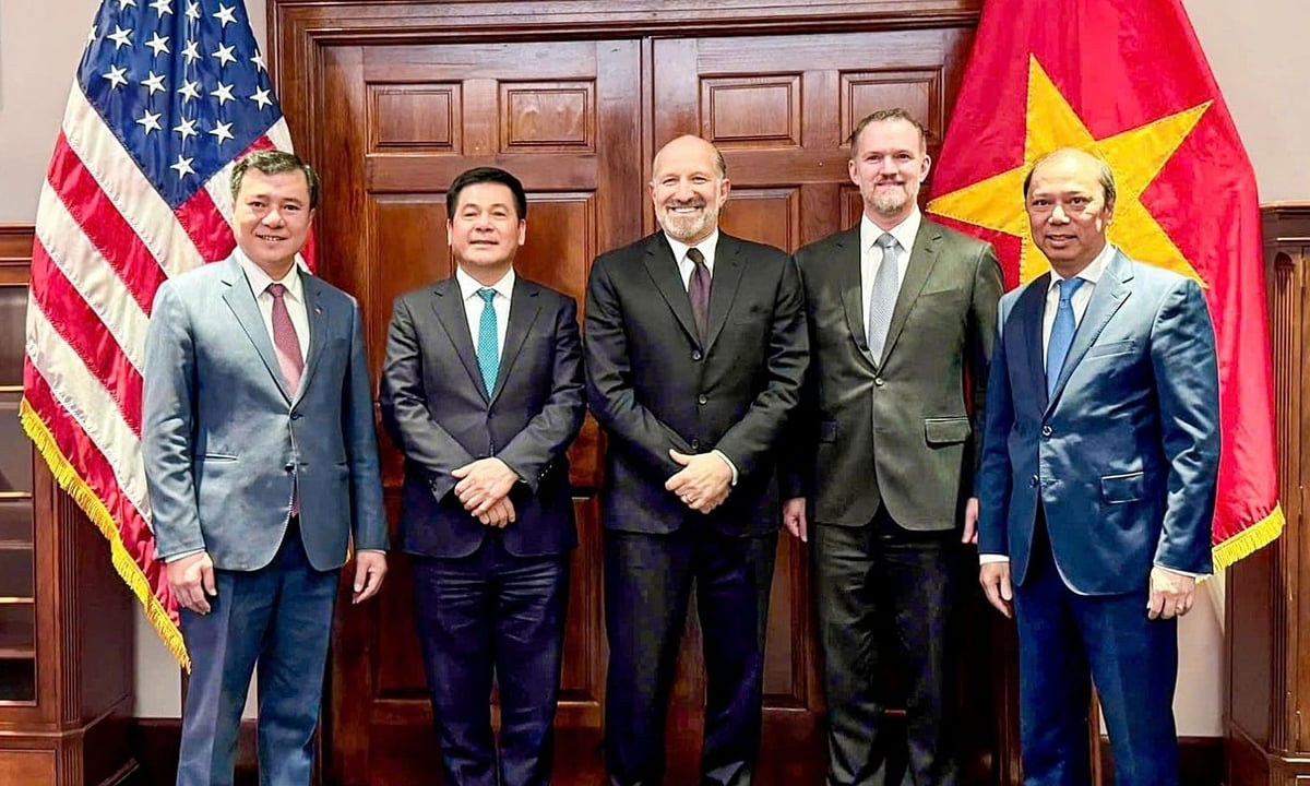 Bộ trưởng Nguyễn Hồng Diên tại phiên đàm phán với Bộ trưởng Thương mại Howard Lutnick và Trưởng Đại diện Thương mại Jamieson Greer hôm 12/6. Ảnh: MOIT. Bộ trưởng Nguyễn Hồng Diên tại phiên đàm phán với Bộ trưởng Thương mại Howard Lutnick và Trưởng Đại diện Thương mại Jamieson Greer hôm 12/6. Ảnh: MOIT.