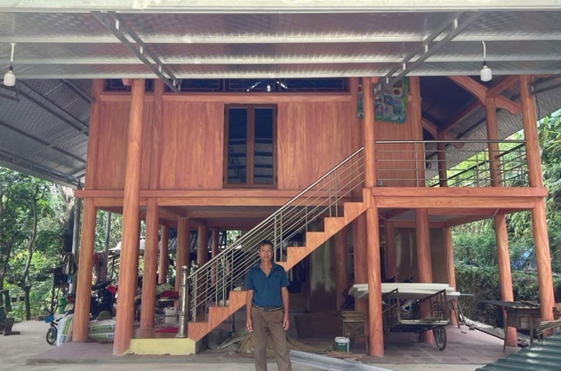 Hộ gia đình ông Nguyễn Văn Đồng, xã Hiền Lương khấn khởi có được ngôi nhà kiên cố: Ảnh: Bảo Hà. Hộ gia đình ông Nguyễn Văn Đồng, xã Hiền Lương khấn khởi có được ngôi nhà kiên cố: Ảnh: Bảo Hà.