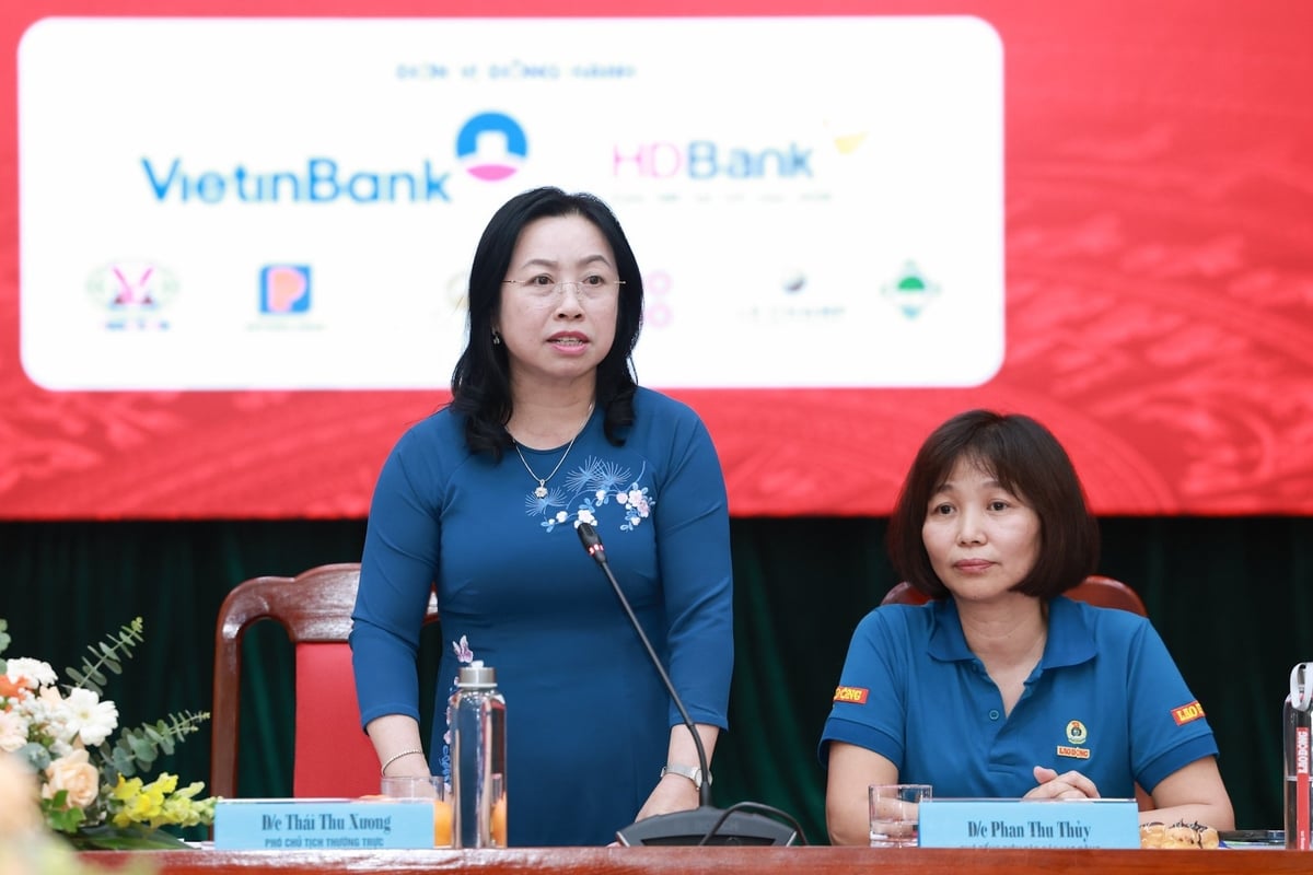 Bà Thái Thu Xương, Phó Chủ tịch Thường trực Tổng Liên đoàn Lao động Việt Nam (LĐLĐVN), Chủ tịch Hội đồng Bình chọn Chương trình Vinh quang Việt Nam 2025 phát biểu tại họp báo. Ảnh: Duy Học. Bà Thái Thu Xương, Phó Chủ tịch Thường trực Tổng Liên đoàn Lao động Việt Nam (LĐLĐVN), Chủ tịch Hội đồng Bình chọn Chương trình Vinh quang Việt Nam 2025 phát biểu tại họp báo. Ảnh: Duy Học.