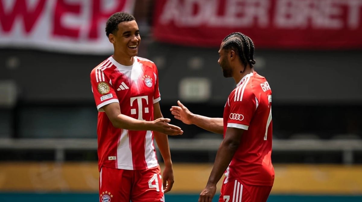 Jamal Musiala (trái) mừng bàn cùng Serge Gnabry trong trận Bayern thắng Auckland City 10-0 trên sân TQL, thành phố Cincinnati, bang Ohio, Mỹ, lượt đầu bảng C FIFA Club World Cup ngày 15/6/2025. Ảnh: FC Bayern. Jamal Musiala (trái) mừng bàn cùng Serge Gnabry trong trận Bayern thắng Auckland City 10-0 trên sân TQL, thành phố Cincinnati, bang Ohio, Mỹ, lượt đầu bảng C FIFA Club World Cup ngày 15/6/2025. Ảnh: FC Bayern.