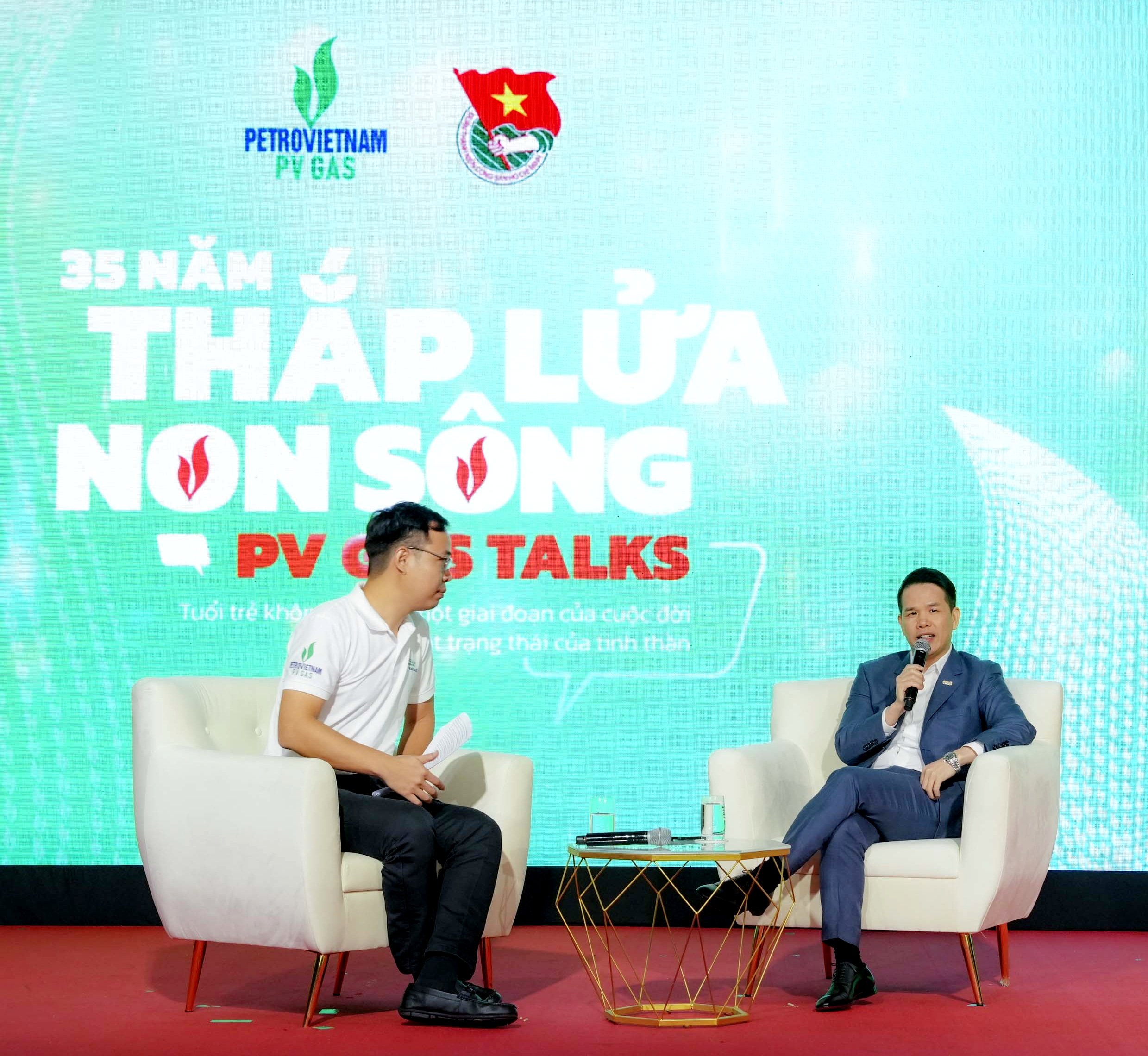 Đối thoại trực tiếp với Tổng Giám đốc PV GAS Phạm Văn Phong và các đoàn viên thanh niên. Ảnh: PV. Đối thoại trực tiếp với Tổng Giám đốc PV GAS Phạm Văn Phong và các đoàn viên thanh niên. Ảnh: PV.