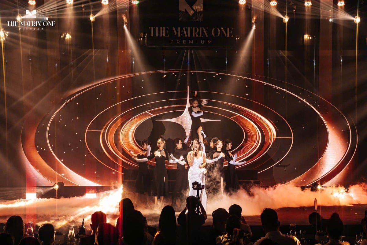 Diva Mỹ Linh đem đến điểm chạm cảm xúc thăng hoa tại sự kiện. Ảnh: MIK Group. Diva Mỹ Linh đem đến điểm chạm cảm xúc thăng hoa tại sự kiện. Ảnh: MIK Group.