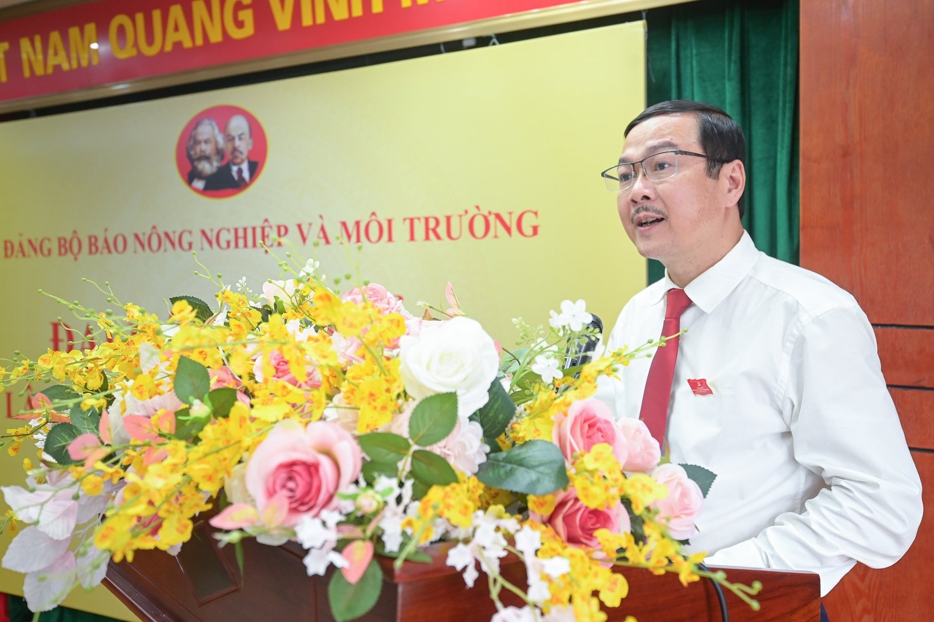 Bí thư Đảng ủy, Tổng Biên tập Nguyễn Ngọc Thạch phát biểu tại Đại hội. Ảnh: Tùng Đinh. Bí thư Đảng ủy, Tổng Biên tập Nguyễn Ngọc Thạch phát biểu tại Đại hội. Ảnh: Tùng Đinh.