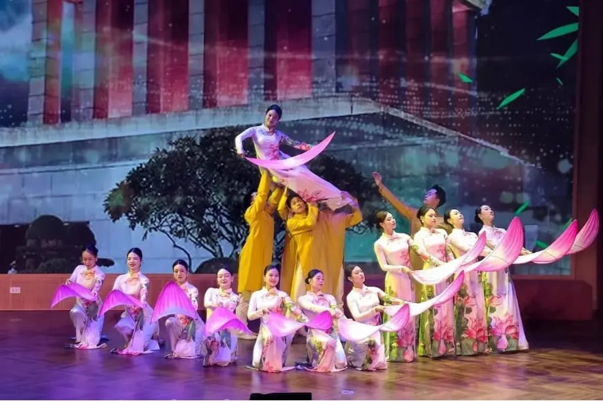 Chương trình nghệ thuật đặc biệt chào mừng 100 năm Ngày Báo chí cách mạng Việt Nam sẽ diễn ra vào ngày 20/6/2025 tại Nhà hát Lớn Hà Nội. Ảnh: Nhà hát Nghệ thuật đương đại Việt Nam. Chương trình nghệ thuật đặc biệt chào mừng 100 năm Ngày Báo chí cách mạng Việt Nam sẽ diễn ra vào ngày 20/6/2025 tại Nhà hát Lớn Hà Nội. Ảnh: Nhà hát Nghệ thuật đương đại Việt Nam.