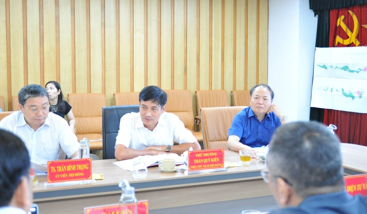 Thứ trưởng Bộ Nông nghiệp và Môi trường Trần Quý Kiên chủ trì cuộc họp. Ảnh: Lan Chi. Thứ trưởng Bộ Nông nghiệp và Môi trường Trần Quý Kiên chủ trì cuộc họp. Ảnh: Lan Chi.