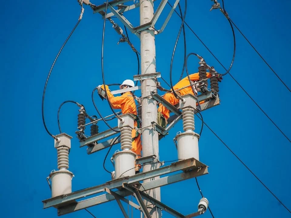 EVN đảm bảo điện ổn định cho kỳ thi tốt nghiệp THPT và tuyển sinh 2025. Ảnh: EVNNPC. EVN đảm bảo điện ổn định cho kỳ thi tốt nghiệp THPT và tuyển sinh 2025. Ảnh: EVNNPC.