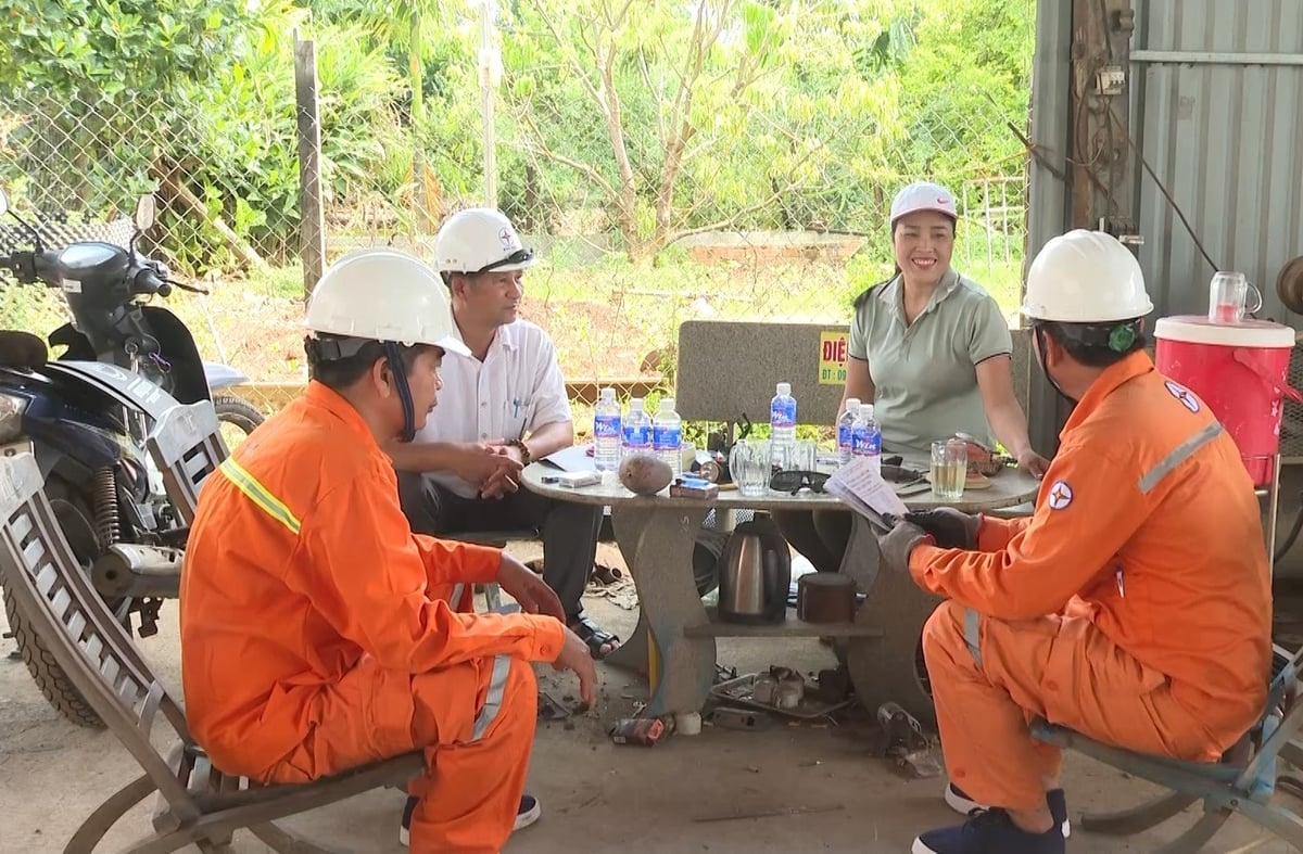 pc-dak-nong-tich-cuc-tuyen-truyen-huong-dan-nguoi-dan-tuan-thu-nghiem-ngat-cac-nguyen-tac-an-toan-dien-104257_695