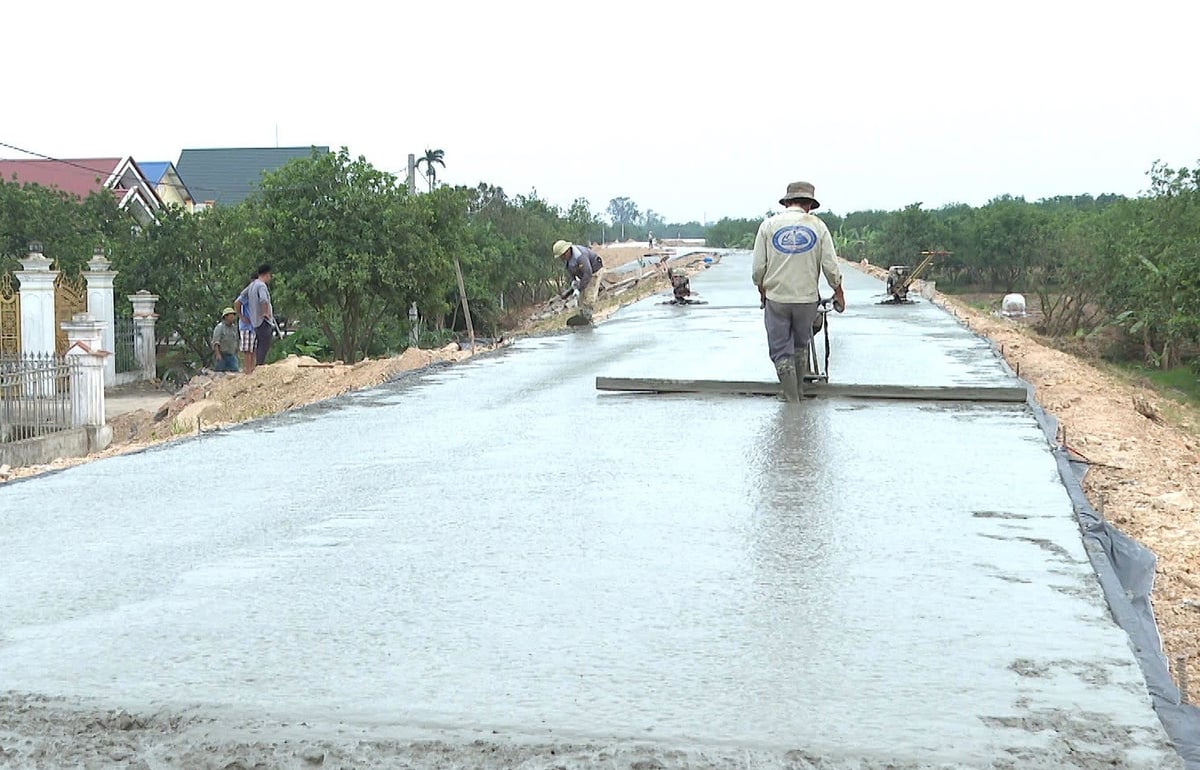 Phương án hộ đê năm 2025 của Hải Dương đã có những điều chỉnh đáng chú ý nhằm thích ứng với những biến động ngày càng khó lường của thời tiết cực đoan. Ảnh: Phạm Hiếu. Phương án hộ đê năm 2025 của Hải Dương đã có những điều chỉnh đáng chú ý nhằm thích ứng với những biến động ngày càng khó lường của thời tiết cực đoan. Ảnh: Phạm Hiếu.