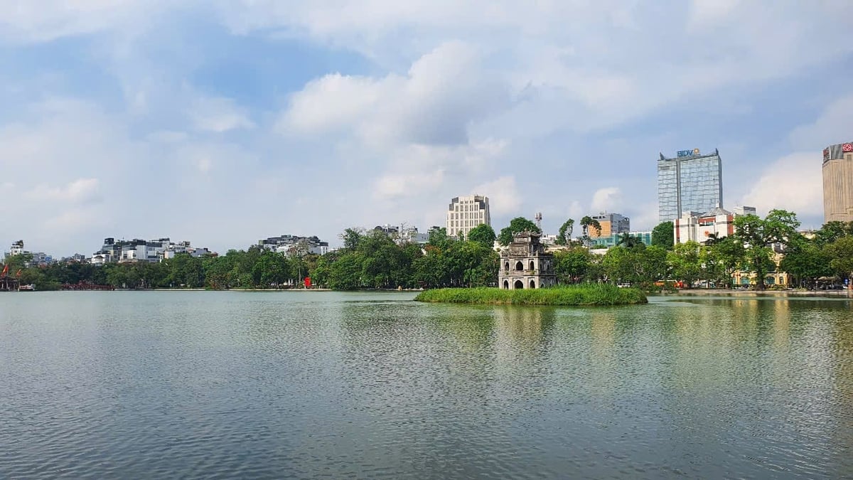 TP. Hà Nội vừa đảm bảo tiến độ sáp nhập xã phường, vừa thực hiện phục vụ hành chính đảm bảo thông suốt, đáp ứng yêu cầu của người dân và doanh nghiệp. Ảnh: Xuân Vũ. TP. Hà Nội vừa đảm bảo tiến độ sáp nhập xã phường, vừa thực hiện phục vụ hành chính đảm bảo thông suốt, đáp ứng yêu cầu của người dân và doanh nghiệp. Ảnh: Xuân Vũ.