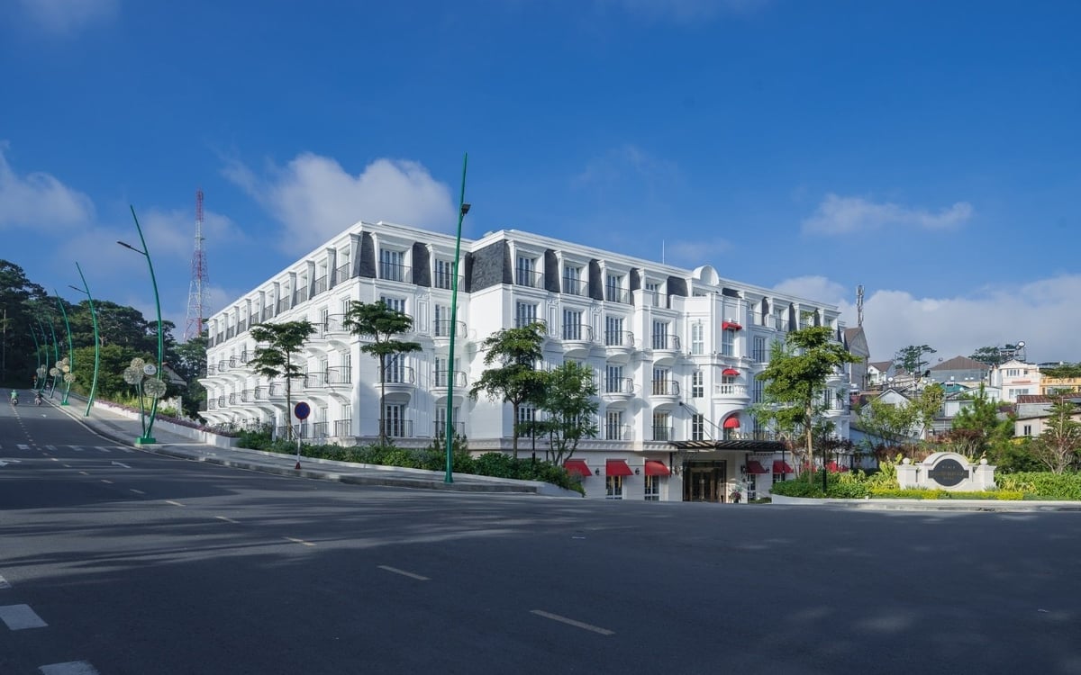 Golden Imperial Hotel toát lên sự sang trọng, đẳng cấp. Golden Imperial Hotel toát lên sự sang trọng, đẳng cấp.