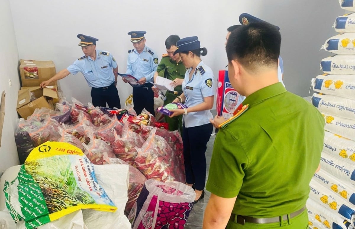 Nghệ An mở đợt cao điểm đấu tranh phòng, chống buôn lậu, gian lận thương mại, hàng giả trên địa bàn. Ảnh: Công an cung cấp. Nghệ An mở đợt cao điểm đấu tranh phòng, chống buôn lậu, gian lận thương mại, hàng giả trên địa bàn. Ảnh: Công an cung cấp.