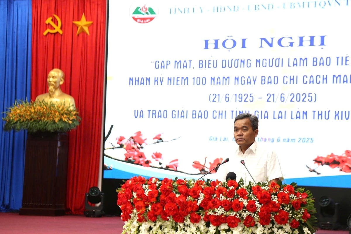 Ông Hồ Văn Niên tại buổi gặp mặt kỷ niệm 100 năm ngày Báo chí cách mạng Việt Nam ngày 17/6 tại Gia Lai. Ảnh: Đăng Lâm. 