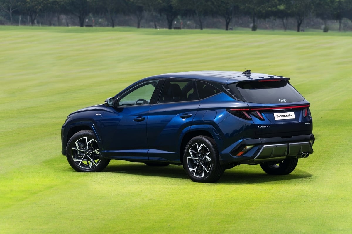 Tucson N Line sở hữu những chi tiết nổi bật vừa đủ để phân biệt tạo nên sự cá tính thể thao mà không quá khác biệt. Ảnh: HTV. Tucson N Line sở hữu những chi tiết nổi bật vừa đủ để phân biệt tạo nên sự cá tính thể thao mà không quá khác biệt. Ảnh: HTV.