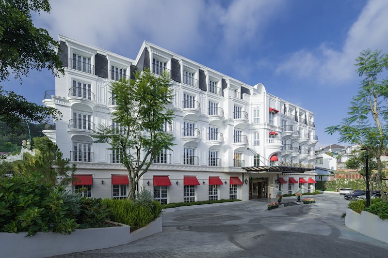 Golden Imperial Hotel là điểm dừng chân không thể bỏ lỡ khi du khách tìm về thành phố ngàn hoa. Golden Imperial Hotel là điểm dừng chân không thể bỏ lỡ khi du khách tìm về thành phố ngàn hoa.