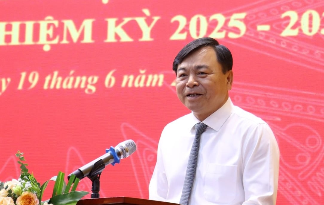 Thứ trưởng Nguyễn Hoàng Hiệp ghi nhận và biểu dương những kết quả Đảng bộ Cục Quản lý và Xây dựng công trình thủy lợi đã đạt được trong nhiệm kỳ qua. Ảnh: Nguyễn Thủy. Thứ trưởng Nguyễn Hoàng Hiệp ghi nhận và biểu dương những kết quả Đảng bộ Cục Quản lý và Xây dựng công trình thủy lợi đã đạt được trong nhiệm kỳ qua. Ảnh: Nguyễn Thủy.