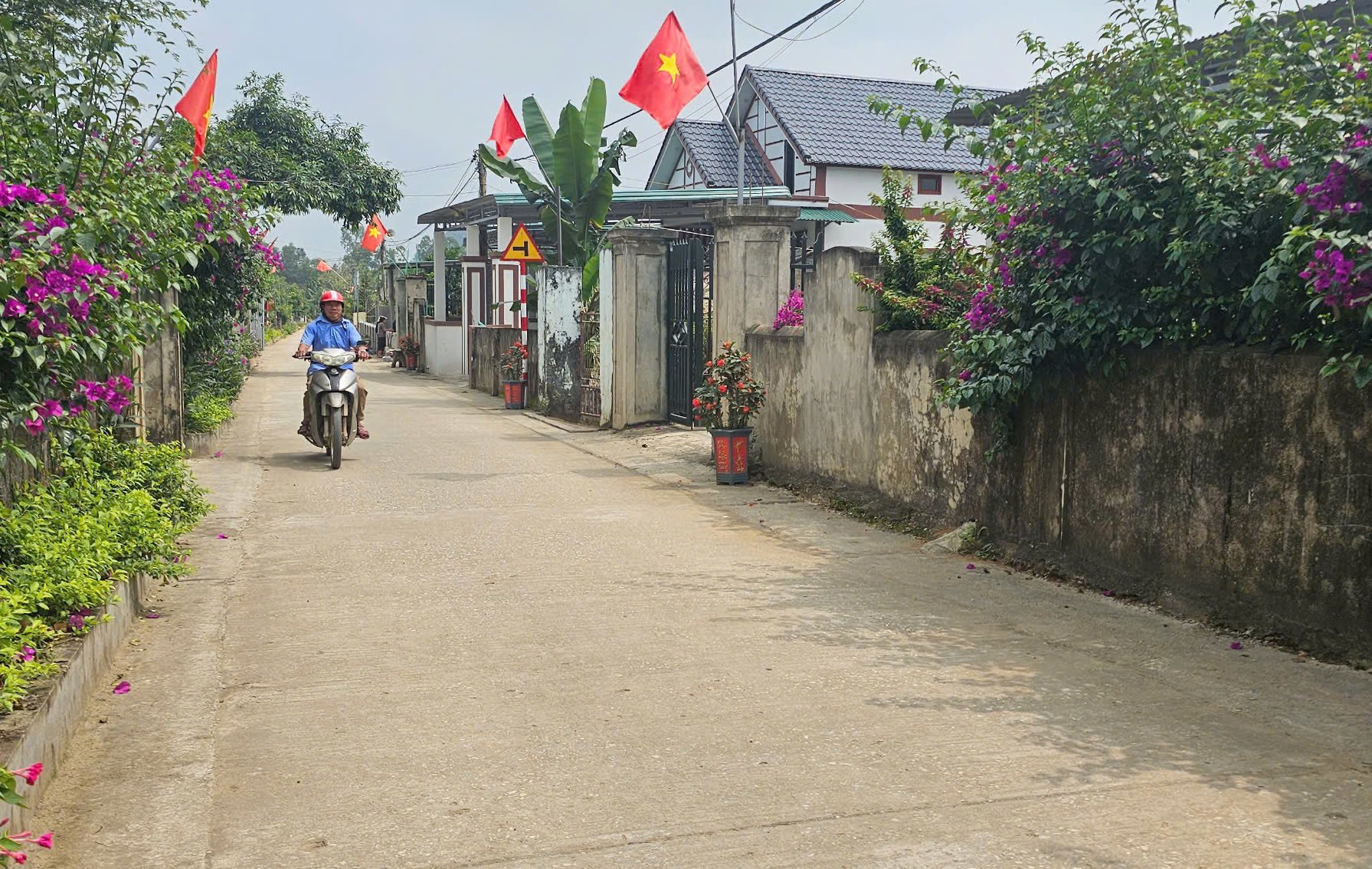 Thêm nhiều làng quê đáng sống tại vùng nông thôn Quảng Bình. Ảnh: P.V. Thêm nhiều làng quê đáng sống tại vùng nông thôn Quảng Bình. Ảnh: P.V.