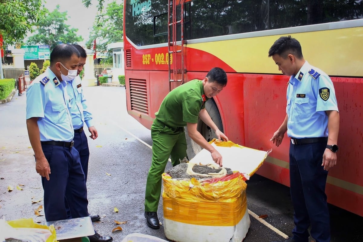 Thời gian gần đây, tỉnh Sơn La đã nhiều lần bị các đối tượng tuồn thực phẩm bẩn vào địa bàn. Ảnh: Văn Điệp Thời gian gần đây, tỉnh Sơn La đã nhiều lần bị các đối tượng tuồn thực phẩm bẩn vào địa bàn. Ảnh: Văn Điệp