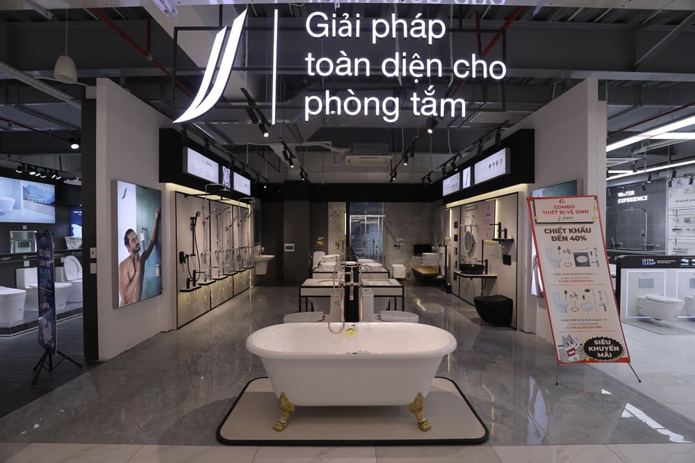 Khu vực Bathroom giới thiệu các thiết bị vệ sinh với bố cục mô phỏng phòng tắm thực tế. Ảnh: SCG. Khu vực Bathroom giới thiệu các thiết bị vệ sinh với bố cục mô phỏng phòng tắm thực tế. Ảnh: SCG.