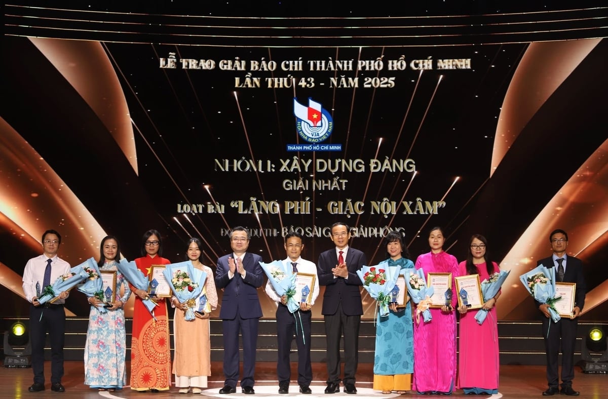Lễ trao giải Báo chí TPHCM ầm thứ 43 năm 2025. Ảnh: Đình Du. Lễ trao giải Báo chí TPHCM ầm thứ 43 năm 2025. Ảnh: Đình Du.