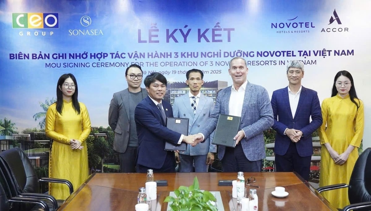 Toàn cảnh Lễ ký kết Biên bản ghi nhớ hợp tác vận hành 3 khu nghỉ dưỡng Novotel tại Việt Nam giữa Tập đoàn CEO và Tập đoàn Accor. Ảnh: CEO Group. Toàn cảnh Lễ ký kết Biên bản ghi nhớ hợp tác vận hành 3 khu nghỉ dưỡng Novotel tại Việt Nam giữa Tập đoàn CEO và Tập đoàn Accor. Ảnh: CEO Group.