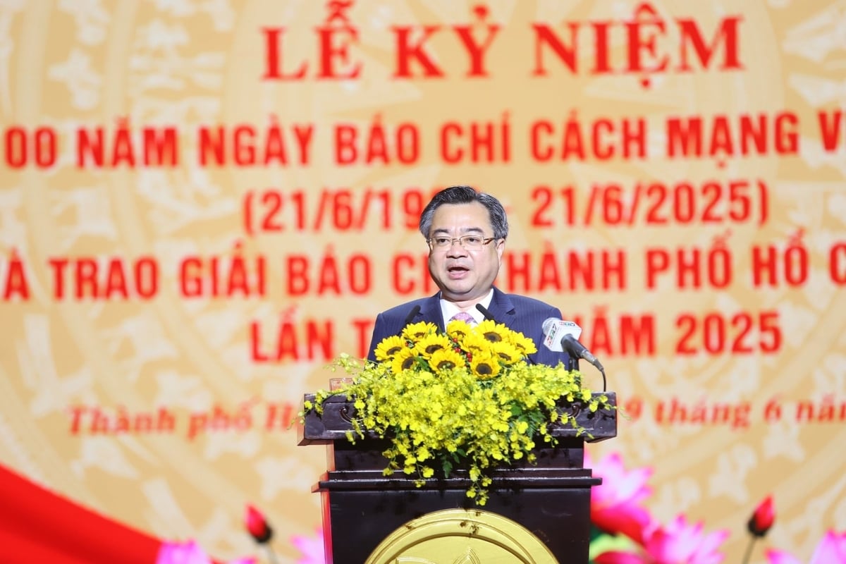 Ông Nguyễn Thanh Nghị - Ủy viên Trung ương Đảng, Phó Bí thư Thường trực Thành ủy TPHCM phát biểu tại buổi lễ. Ảnh: Đình Du. Ông Nguyễn Thanh Nghị - Ủy viên Trung ương Đảng, Phó Bí thư Thường trực Thành ủy TPHCM phát biểu tại buổi lễ. Ảnh: Đình Du.