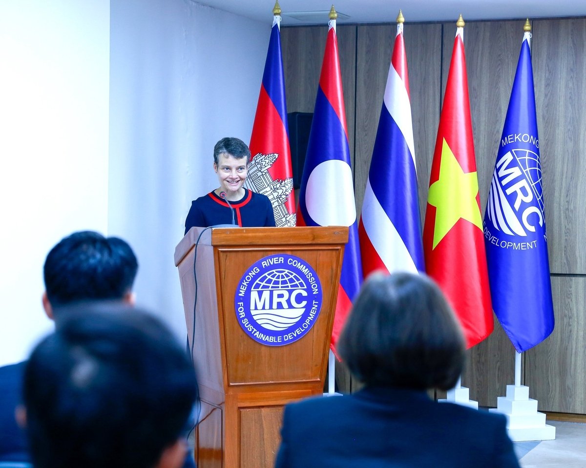 Bà Catherine West, Thứ trưởng Bộ Ngoại giao và Phát triển Anh phụ trách khu vực Ấn Độ Dương – Thái Bình Dương chia sẻ về quan hệ đối tác thời gian tới với Ủy hội sông Mekong. Ảnh: ĐSQ Anh tại Hà Nội. Bà Catherine West, Thứ trưởng Bộ Ngoại giao và Phát triển Anh phụ trách khu vực Ấn Độ Dương – Thái Bình Dương chia sẻ về quan hệ đối tác thời gian tới với Ủy hội sông Mekong. Ảnh: ĐSQ Anh tại Hà Nội.