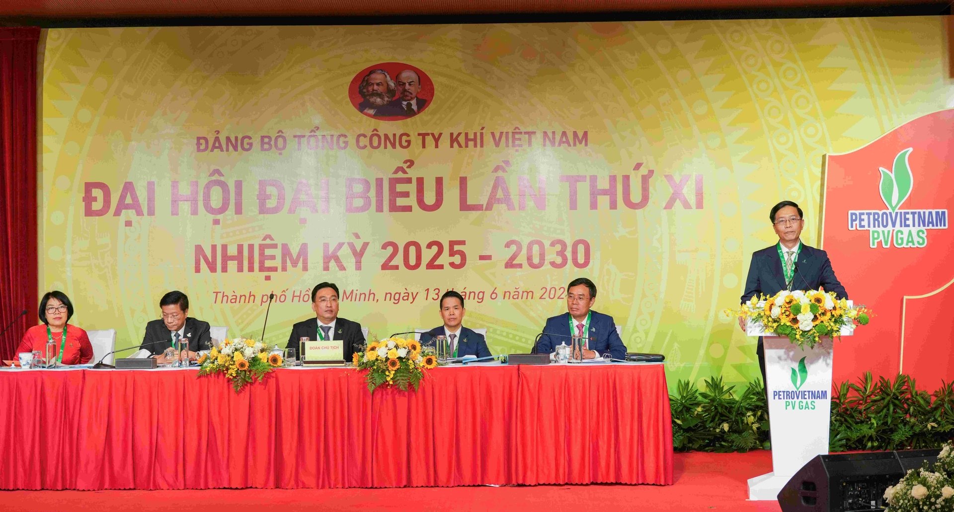 Đồng chí Trần Quang Dũng, Phó Bí thư thường trực Đảng ủy Petrovietnam phát biểu chỉ đạo Đại hội. Ảnh: PV. Đồng chí Trần Quang Dũng, Phó Bí thư thường trực Đảng ủy Petrovietnam phát biểu chỉ đạo Đại hội. Ảnh: PV.