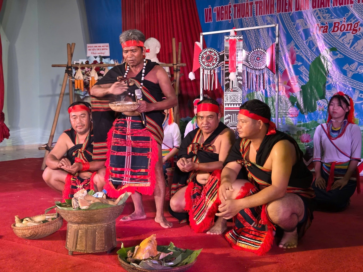 Nghi lễ Tết Ngã Rạ. Ảnh: Võ Hà Nghi lễ Tết Ngã Rạ. Ảnh: Võ Hà