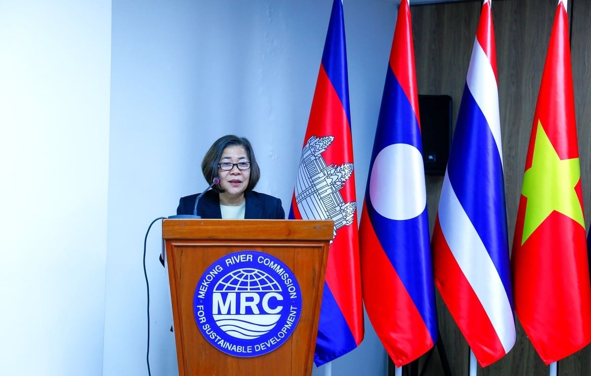Bà Busadee Santipitaks, Tổng Giám đốc Ban Thư ký Ủy hội sông Mekong phát biểu tại Lễ ký kết. Ảnh:ĐSQ Anh tại Hà Nội. Bà Busadee Santipitaks, Tổng Giám đốc Ban Thư ký Ủy hội sông Mekong phát biểu tại Lễ ký kết. Ảnh:ĐSQ Anh tại Hà Nội.