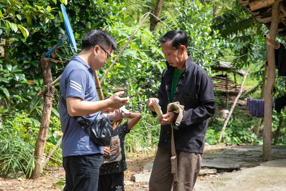 'Trong suốt gần 13 năm gắn bó với nghề báo vừa qua, tôi luôn cố gắng làm bằng cái tâm và trách nhiệm cao nhất, cố gắng để không hổ thẹn với nghề, với những lời hứa với người dân...' - nhà báo Võ Mạnh Hùng. Ảnh: NVCC. 'Trong suốt gần 13 năm gắn bó với nghề báo vừa qua, tôi luôn cố gắng làm bằng cái tâm và trách nhiệm cao nhất, cố gắng để không hổ thẹn với nghề, với những lời hứa với người dân...' - nhà báo Võ Mạnh Hùng. Ảnh: NVCC.