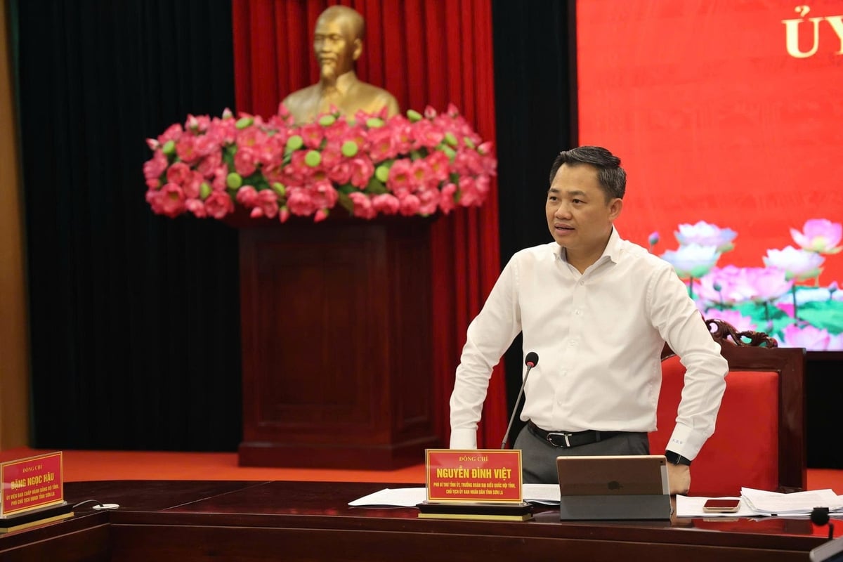 Ông Nguyễn Đình Việt, Chủ tịch UBND tỉnh Sơn La giao nhiệm vụ cho các sở, ngành, địa phương tại buổi làm việc. Ảnh: Nguyễn Nga.
