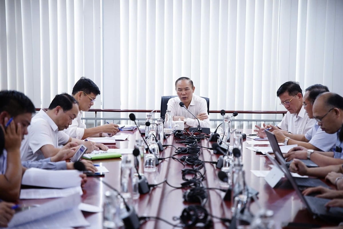 Thứ trưởng Phùng Đức Tiến chủ trì cuộc họp về phòng chống buôn lậu động vật, sản phẩm động vật. Ảnh: Linh Linh. Thứ trưởng Phùng Đức Tiến chủ trì cuộc họp về phòng chống buôn lậu động vật, sản phẩm động vật. Ảnh: Linh Linh.