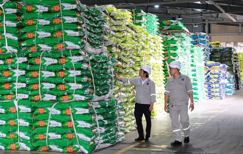 PVFCCo-Phú Mỹ quyết liệt chuyển mình trong kinh doanh với 2 mục tiêu cốt lõi: Thúc đẩy tăng trưởng phù hợp xu hướng cạnh tranh mới và tối ưu hóa hiệu quả chi phí kênh phân phối. Ảnh: PV. PVFCCo-Phú Mỹ quyết liệt chuyển mình trong kinh doanh với 2 mục tiêu cốt lõi: Thúc đẩy tăng trưởng phù hợp xu hướng cạnh tranh mới và tối ưu hóa hiệu quả chi phí kênh phân phối. Ảnh: PV.