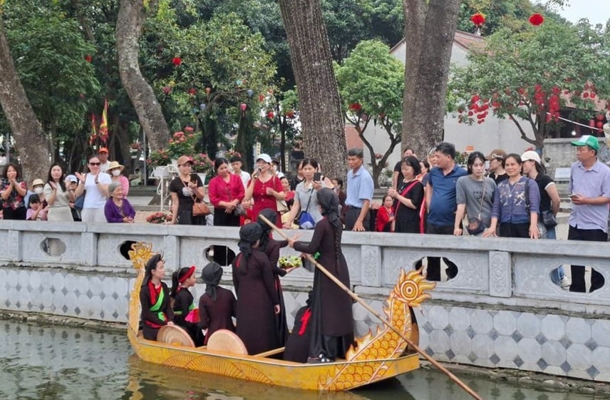 Du khách sẽ được thưởng thức, giao lưu dân ca quan họ. Ảnh: N Hữu. Du khách sẽ được thưởng thức, giao lưu dân ca quan họ. Ảnh: N Hữu.