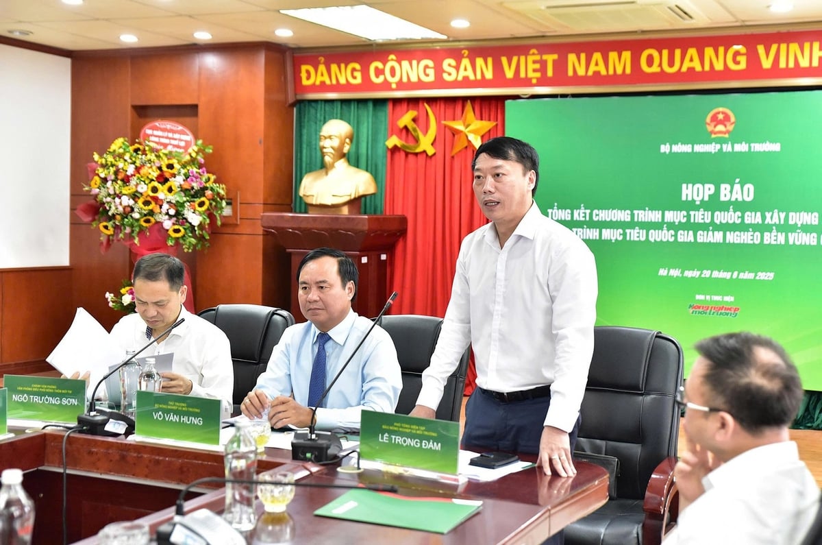 Ông Lê Trọng Đảm - Phó Tổng Biên tập Báo Nông nghiệp và Môi trường phát biểu tại họp báo. Ảnh: Kiều Chi. Ông Lê Trọng Đảm - Phó Tổng Biên tập Báo Nông nghiệp và Môi trường phát biểu tại họp báo. Ảnh: Kiều Chi.