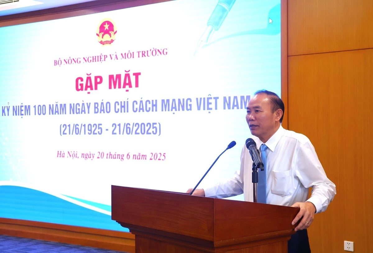 Thứ trưởng Bộ Nông nghiệp và Môi trường Phùng Đức Tiến tại buổi gặp mặt nhân dịp kỷ niệm 100 năm Ngày Báo chí cách mạng Việt Nam. Ảnh: Trung Nguyên. Thứ trưởng Bộ Nông nghiệp và Môi trường Phùng Đức Tiến tại buổi gặp mặt nhân dịp kỷ niệm 100 năm Ngày Báo chí cách mạng Việt Nam. Ảnh: Trung Nguyên.