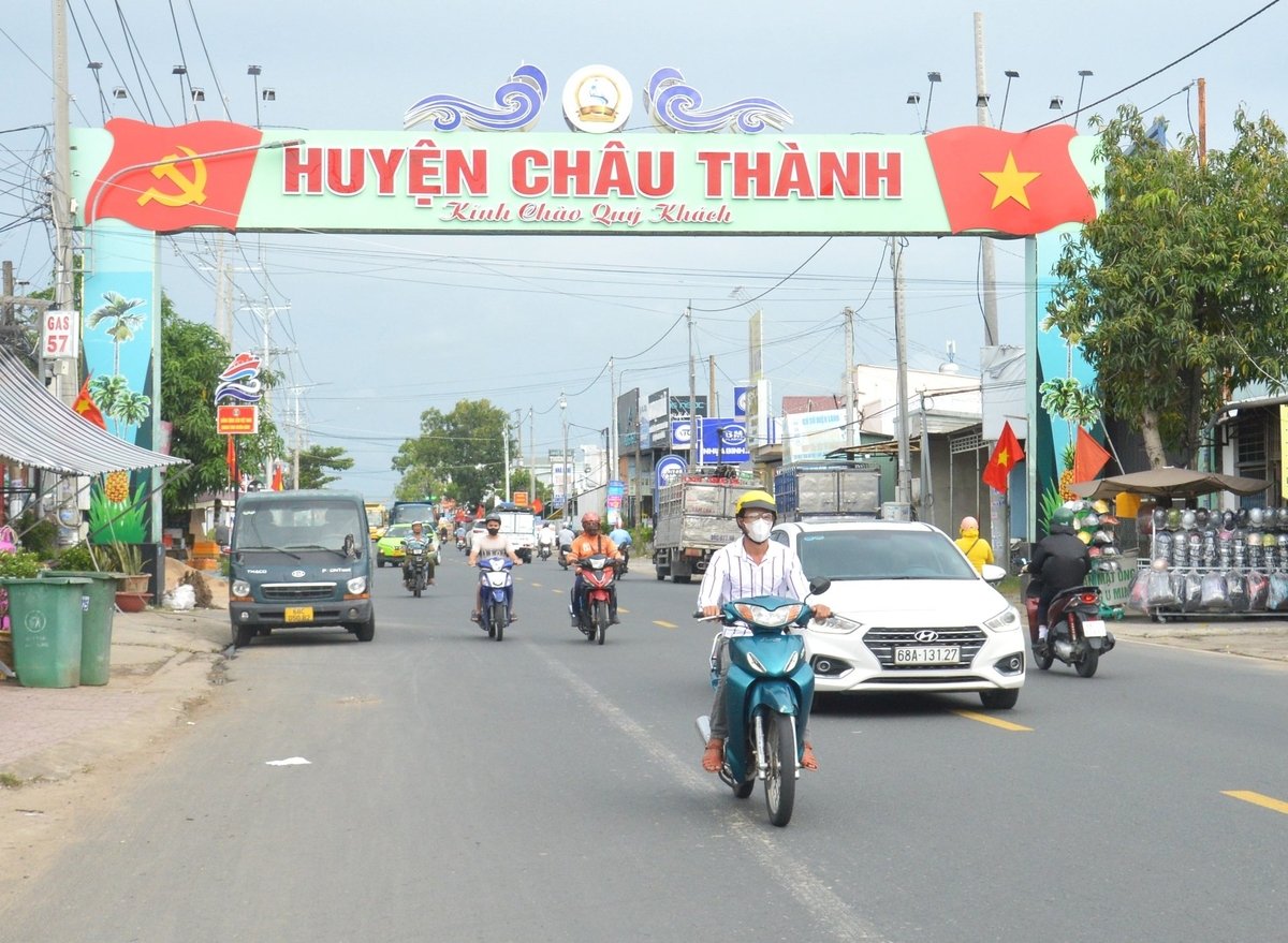 Chương trình xây dựng nông thôn mới đã mang lại cho huyện Châu Thành diện mạo mới, sản xuất phát triển, thu nhập của người dân được nâng cao. Ảnh: Trung Chánh. Chương trình xây dựng nông thôn mới đã mang lại cho huyện Châu Thành diện mạo mới, sản xuất phát triển, thu nhập của người dân được nâng cao. Ảnh: Trung Chánh.
