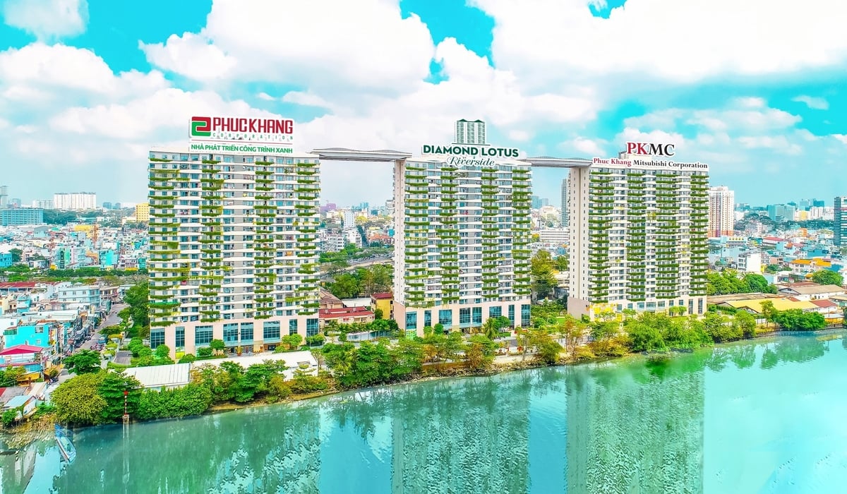 Việc triển khai hệ thống điện mặt trời ban công tại Diamond Lotus Riverside không chỉ mang ý nghĩa là một giải pháp kỹ thuật tiết kiệm điện, mà còn là một bước đi chiến lược hướng đến phát triển bền vững toàn diện. Ảnh: Phuc Khang Corporation.