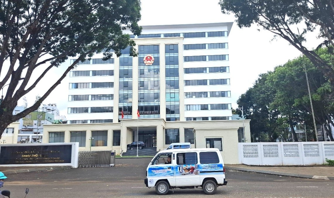 Tòa nhà 9 tầng tại số 81, đường Hùng Vương sẽ là nơi làm việc của phường Pleiku (mới). Ảnh: Đăng Lâm. Tòa nhà 9 tầng tại số 81, đường Hùng Vương sẽ là nơi làm việc của phường Pleiku (mới). Ảnh: Đăng Lâm.