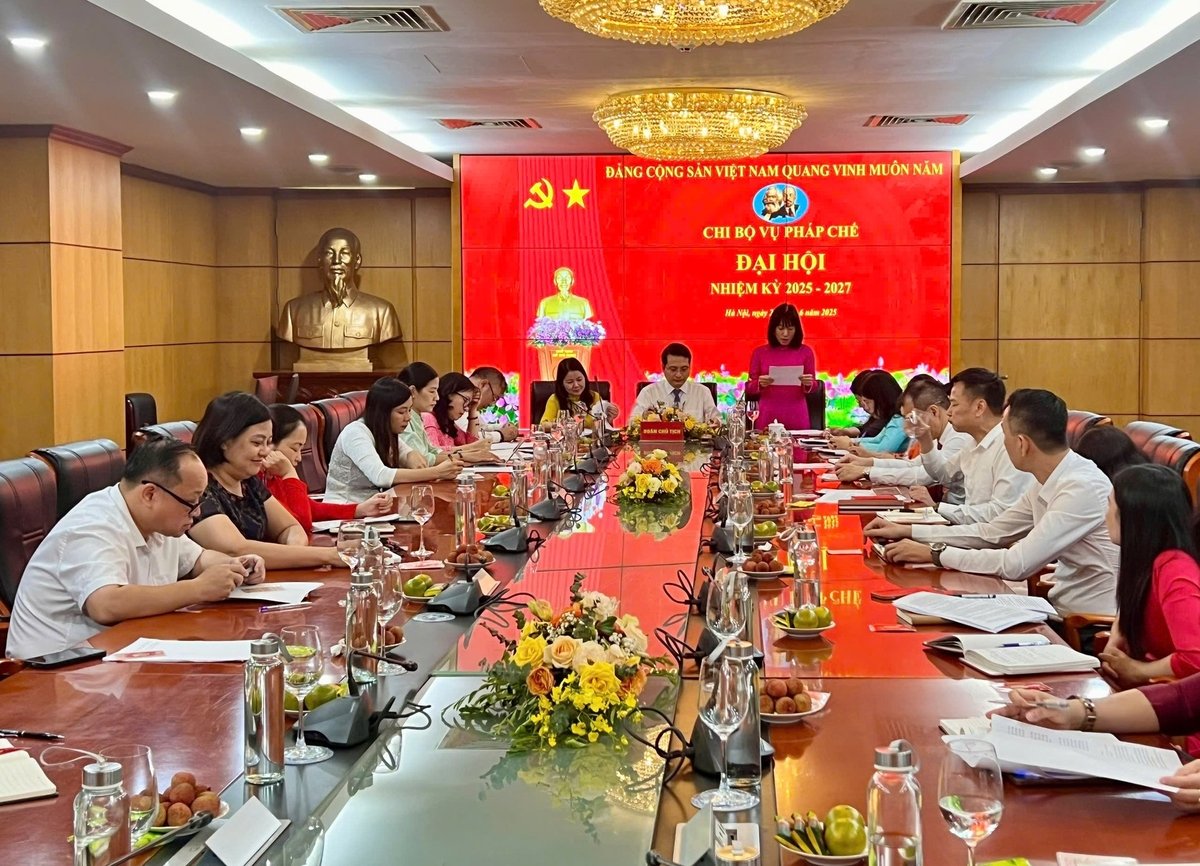 Chi bộ Vụ Pháp chế tổ chức Đại hội đại biểu lần thứ I, nhiệm kỳ 2025-2027. Ảnh: Phạm Oanh. Chi bộ Vụ Pháp chế tổ chức Đại hội đại biểu lần thứ I, nhiệm kỳ 2025-2027. Ảnh: Phạm Oanh.