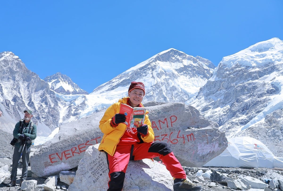 Trung Nghĩa tại Everest Base Camp trên dãy Himalaya. Ảnh: Nhân vật cung cấp. Trung Nghĩa tại Everest Base Camp trên dãy Himalaya. Ảnh: Nhân vật cung cấp.