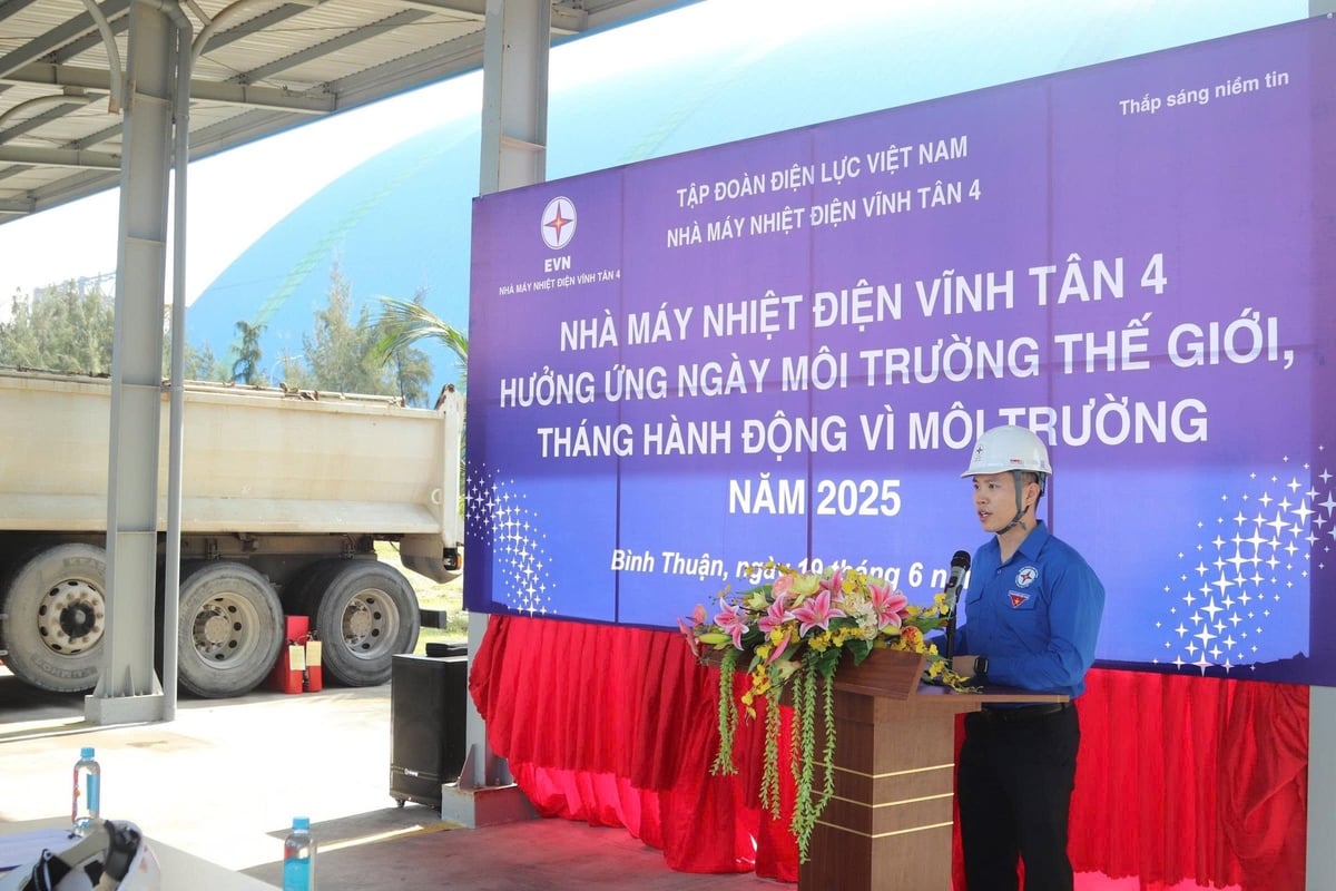 Ông Vũ Bình Minh - Bí thư Đoàn Thanh niên Nhà máy Nhiệt điện Vĩnh Tân 4 phát biểu tại buổi lễ. Ảnh: Vĩnh Tân 4. Ông Vũ Bình Minh - Bí thư Đoàn Thanh niên Nhà máy Nhiệt điện Vĩnh Tân 4 phát biểu tại buổi lễ. Ảnh: Vĩnh Tân 4.
