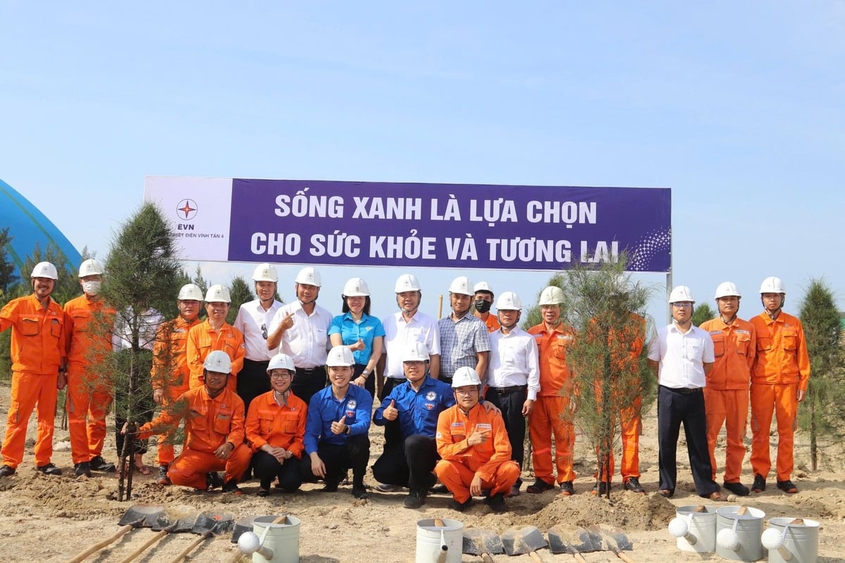 Cán bộ công nhân viên Nhà máy Nhiệt điện Vĩnh Tân 4 xác định, đây không chỉ là hành động của một ngày, một tháng, mà là một cam kết dài hạn. Ảnh: Vĩnh Tân 4. Cán bộ công nhân viên Nhà máy Nhiệt điện Vĩnh Tân 4 xác định, đây không chỉ là hành động của một ngày, một tháng, mà là một cam kết dài hạn. Ảnh: Vĩnh Tân 4.