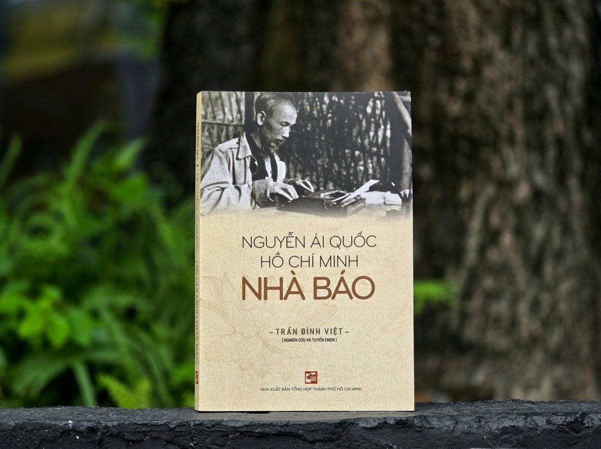 Cuốn sách của Trần Đình Việt góp thêm một công trình kỷ niệm 100 năm báo chí cách mạng Việt Nam. Cuốn sách của Trần Đình Việt góp thêm một công trình kỷ niệm 100 năm báo chí cách mạng Việt Nam.