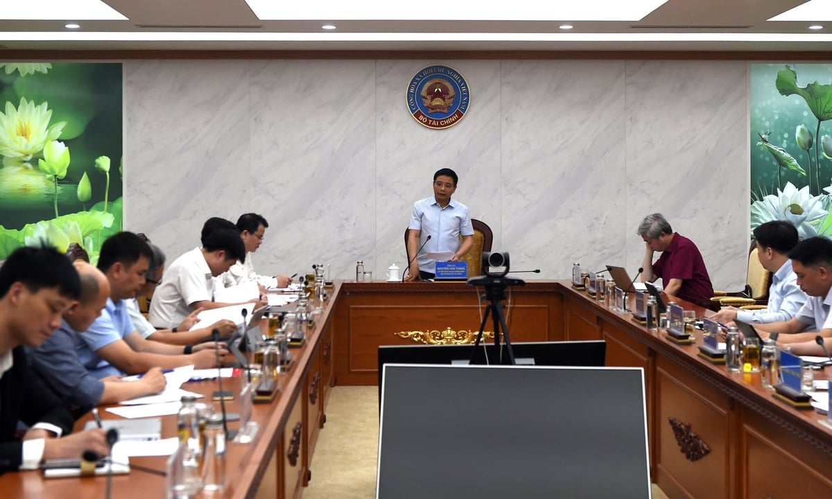 Bộ trưởng Nguyễn Văn Thắng chủ trì phiên họp lấy ý kiến về dự thảo nghị định. Ảnh: MOF. Bộ trưởng Nguyễn Văn Thắng chủ trì phiên họp lấy ý kiến về dự thảo nghị định. Ảnh: MOF.