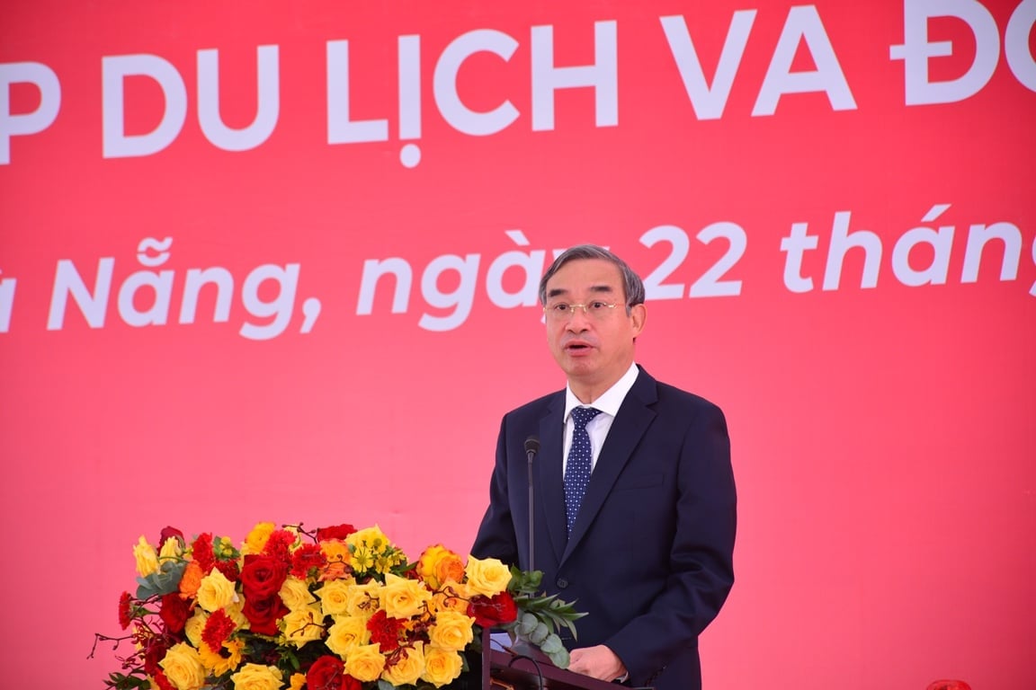 Chủ tịch UBND TP Đà Nẵng Lê Trung Chinh phát buổi tại buổi lễ khởi công. Ảnh: Phạm Khải.