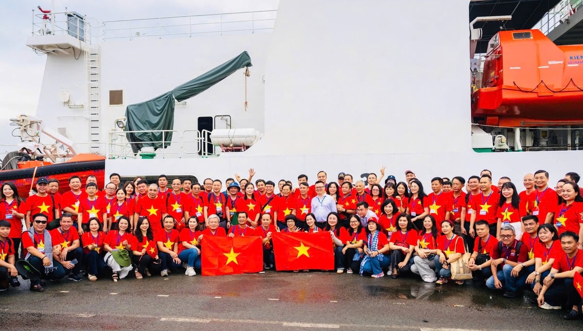 100 niềm háo hức. 100 niềm háo hức.